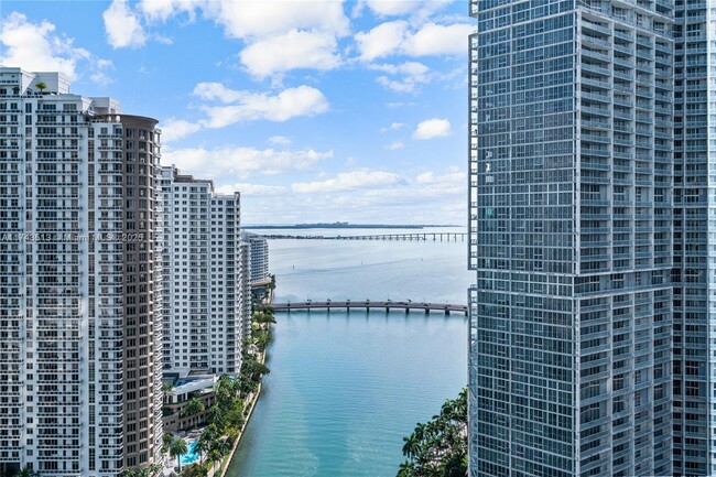 Building Photo - 300 Biscayne Blvd Way