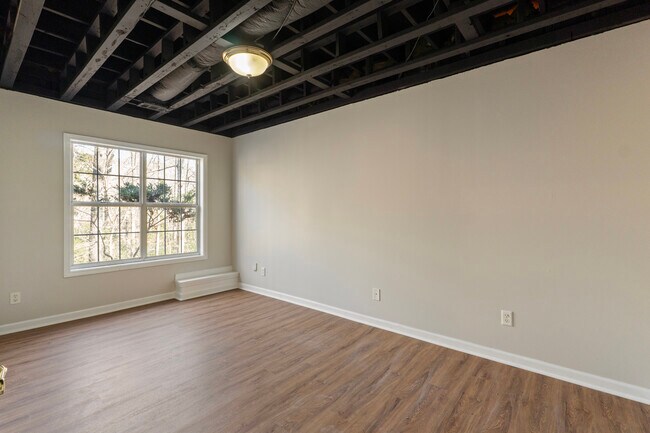 Building Photo - 1012 Crown River Pkwy