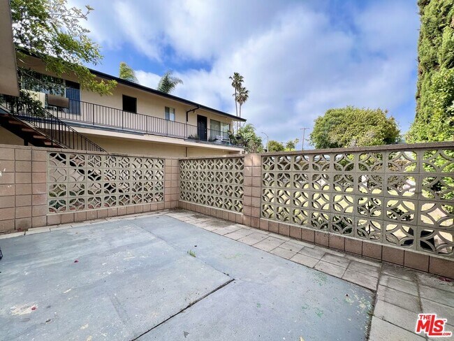 Building Photo - 1552 Berkeley St