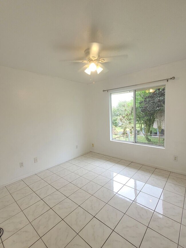 Building Photo - 105 Kaulike St