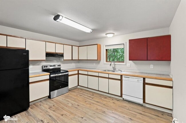 Building Photo - 1775 N Fanciful Pl