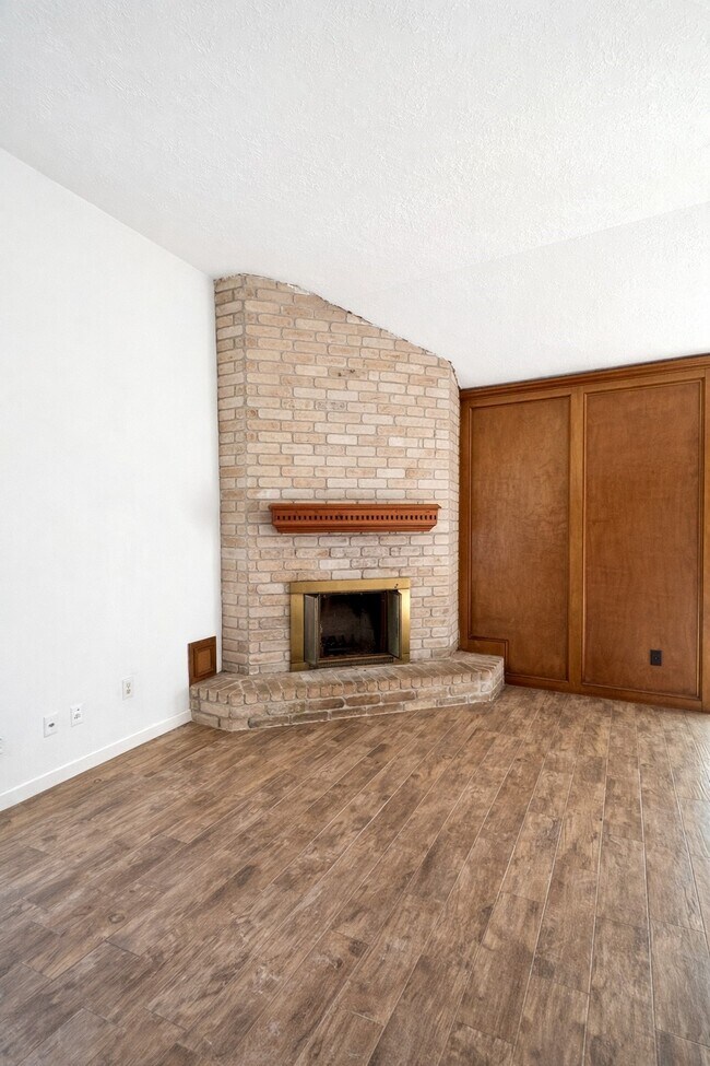 Building Photo - 6603 Readsland Ln