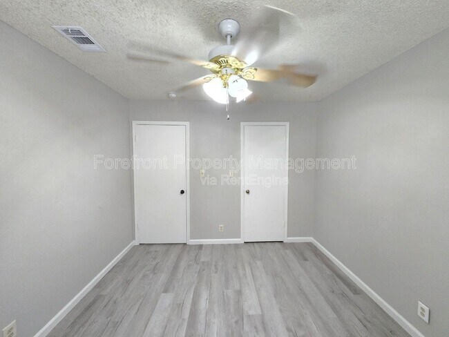 Building Photo - 5507 Roanwood