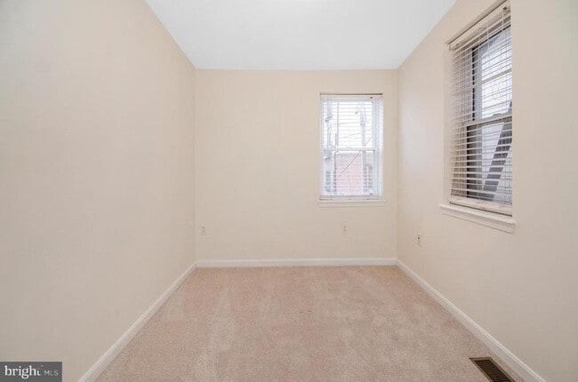 Building Photo - 1815 S Charles St