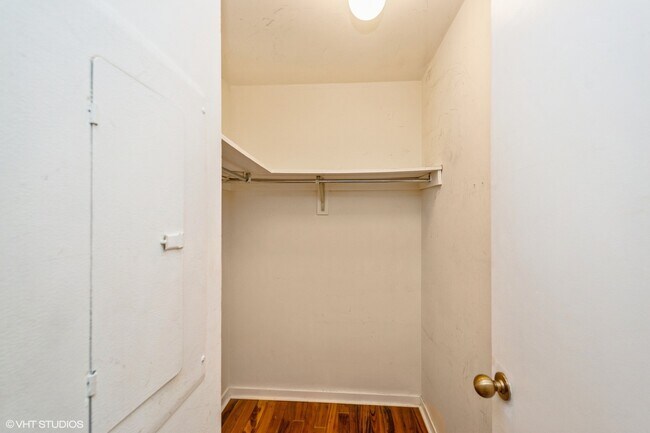 Building Photo - 211 E Ohio St