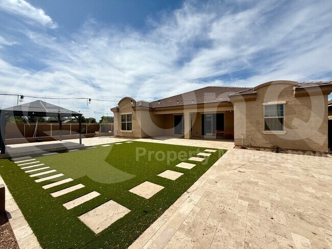Building Photo - 1781 E Aster Pl