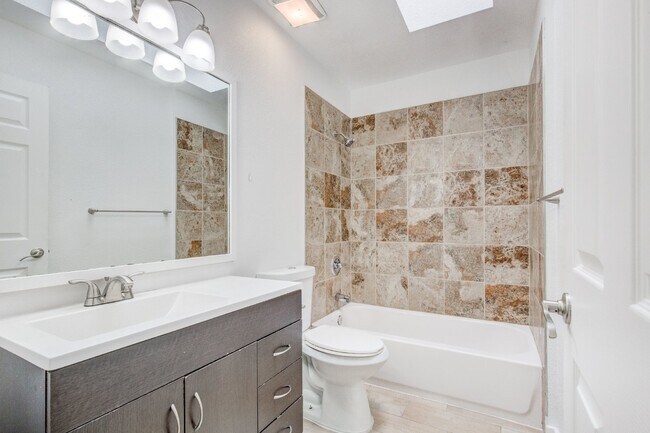 Building Photo - 2535 Spruce St