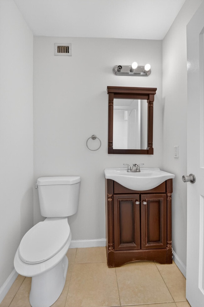 Building Photo - 5352 Bosque Ln