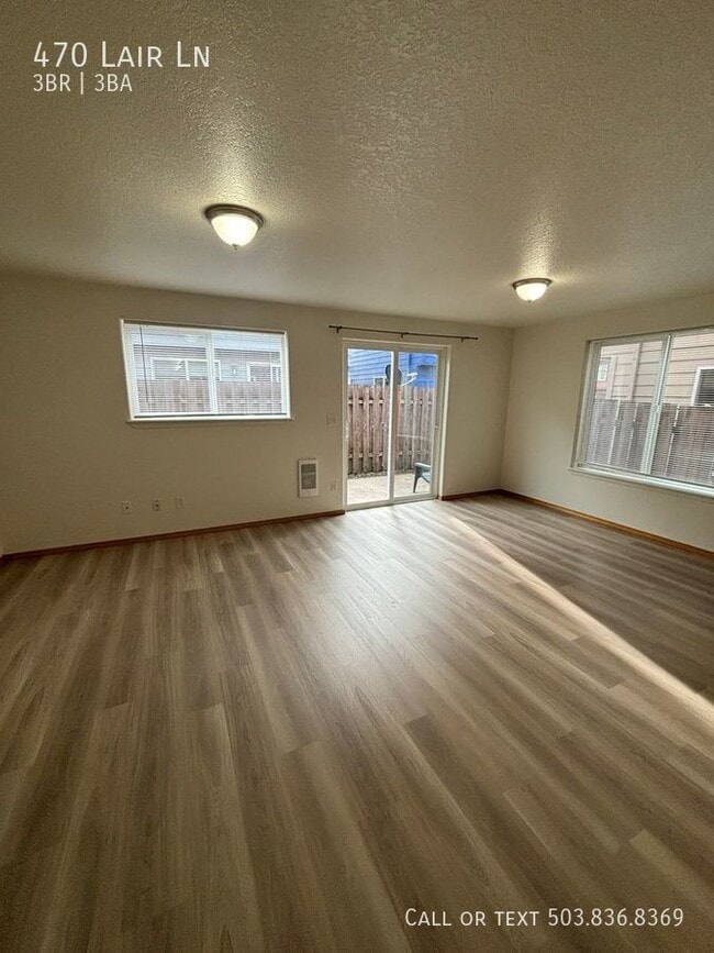Building Photo - 470 Lair Ln