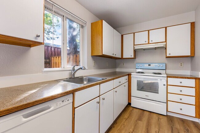 Building Photo - 17442 SE 82nd Dr