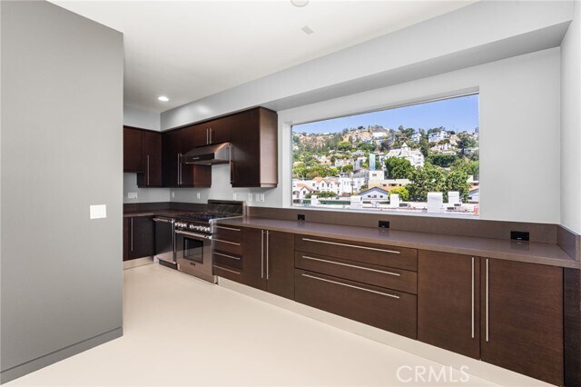 Building Photo - 1351 Havenhurst Dr