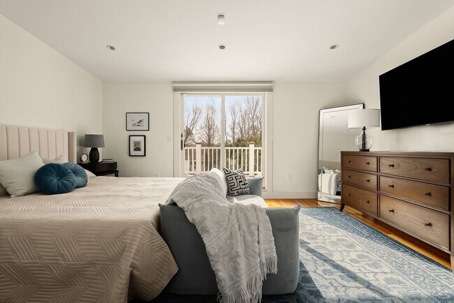 Building Photo - 59 Harbor Ave