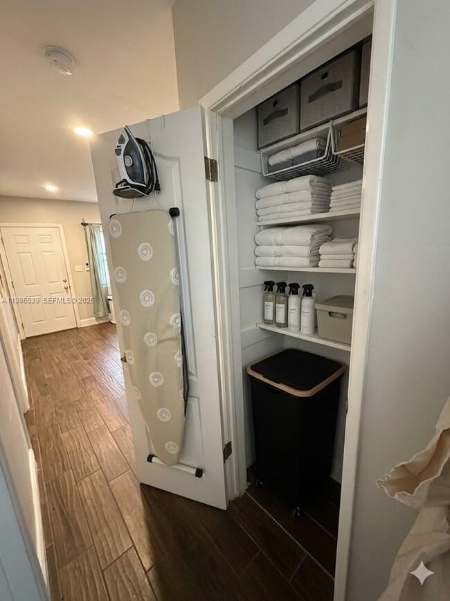 Building Photo - 730 NW 4th Ave