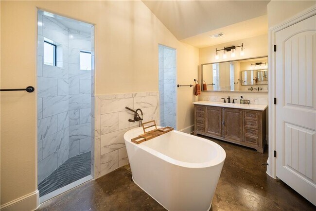 Building Photo - 315 Bluestem Cove