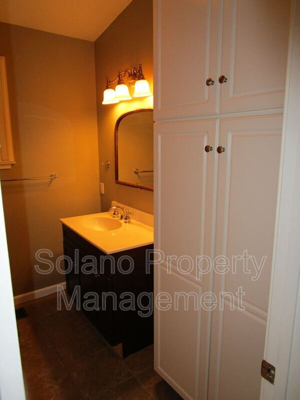 Building Photo - 476 Banning Way