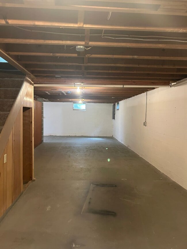 Building Photo - Beautiful Single Family Home