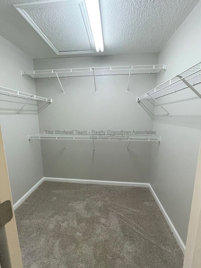 Building Photo - 6501 Ridge Run Dr