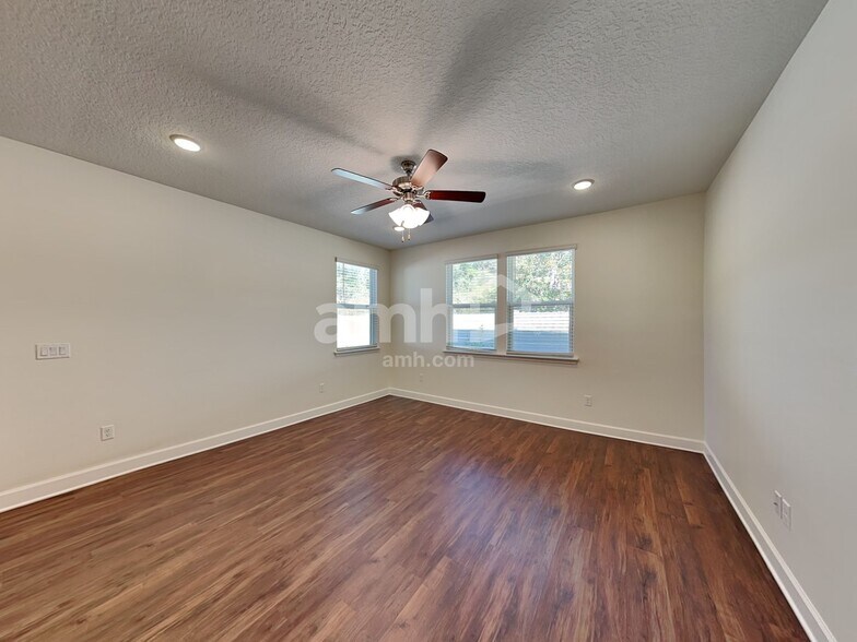 Building Photo - 10717 Coleman Rd