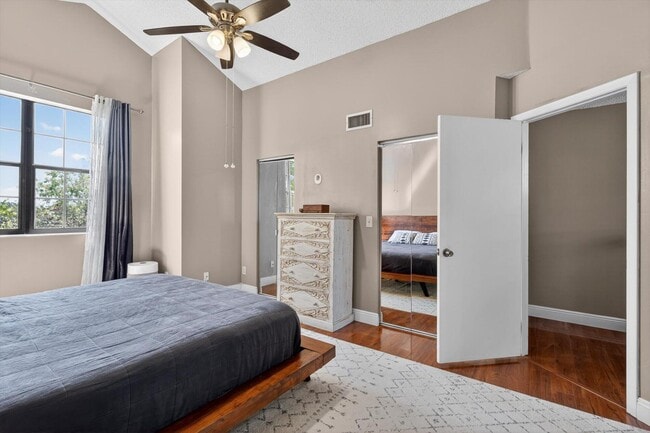 Building Photo - 301 SW 158th Terrace