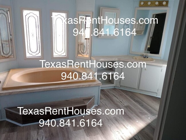 Building Photo - Cute home ready for you