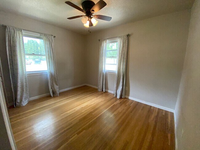 Building Photo - 3 Bedroom Home in South Fargo