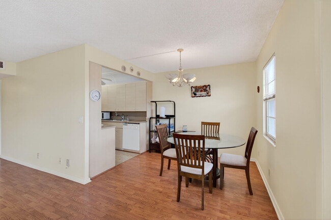 Building Photo - 2015 Cornwall A