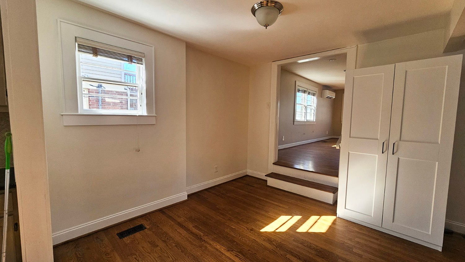 Building Photo - 2610 Woodlawn Dr