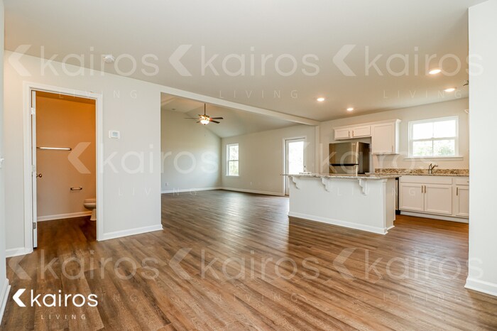 Building Photo - 104 Scots Pne Ct