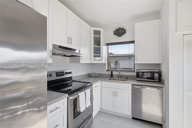 Building Photo - 6443 SW 152nd Pl