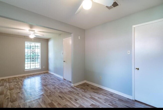 Building Photo - 7621 Gleason Rd