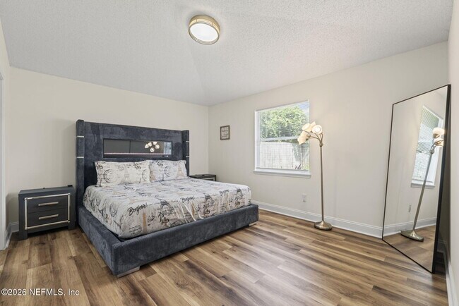 Building Photo - 2658 Sam Houston Pl