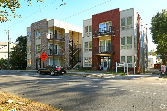 Primary Photo - College Place