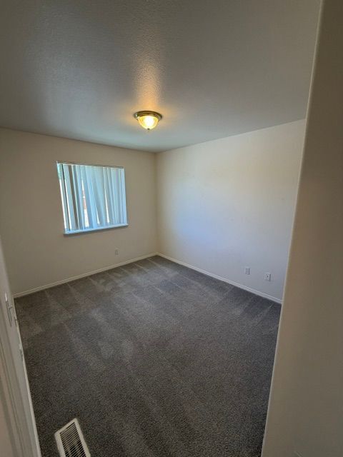Building Photo - 233 E Shelby Ln