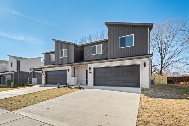 Building Photo - 721 Sun Meadows Loop