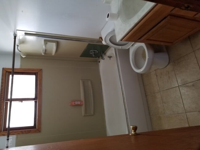 Building Photo - 547 N Ridgemoor Ave