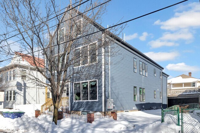 Building Photo - Renovated 7 bed/7 bath in Somerville