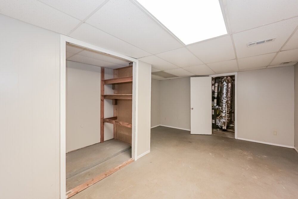 Building Photo - 121 Lee Ct