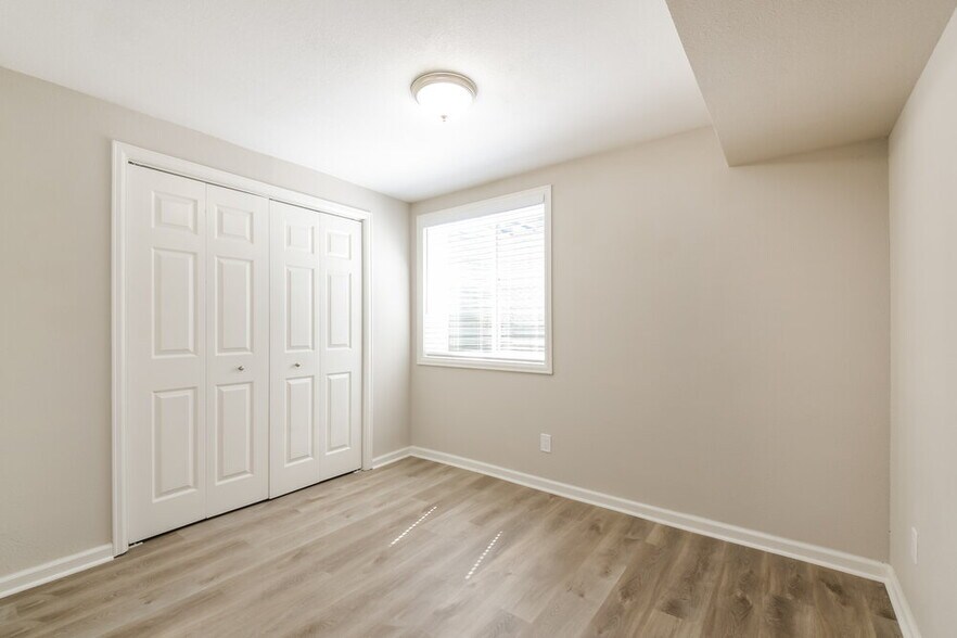 Building Photo - 12961 Leesburg Rd