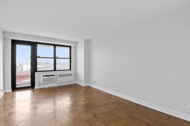 Building Photo - 500 Central Ave