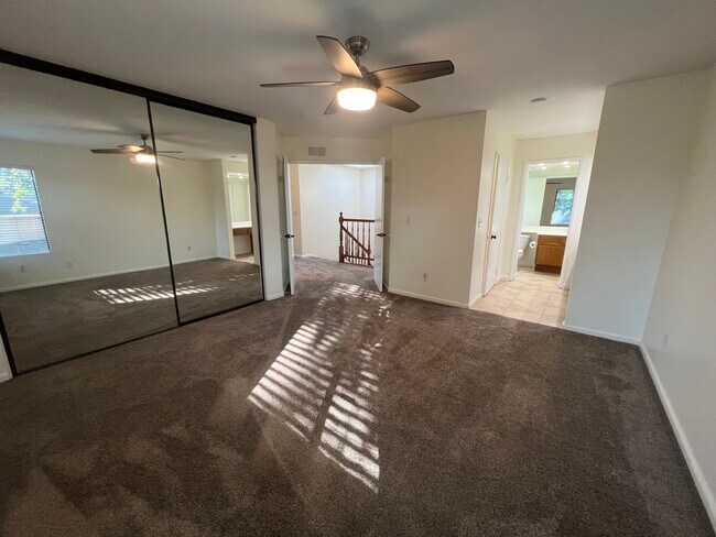 Building Photo - 827 El Paso Ct