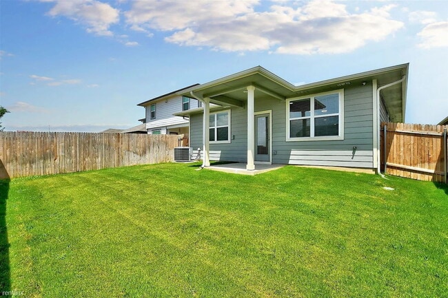 Building Photo - 121 Fairfax Ave