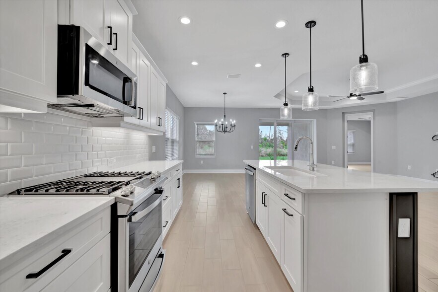 Building Photo - 10182 Crystal Isle Cir