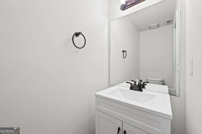 Building Photo - 579 Northridge Rd