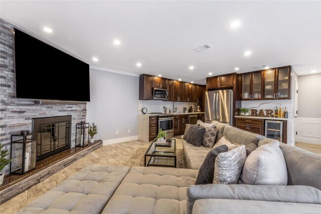 Building Photo - 6 Squirrel Hill