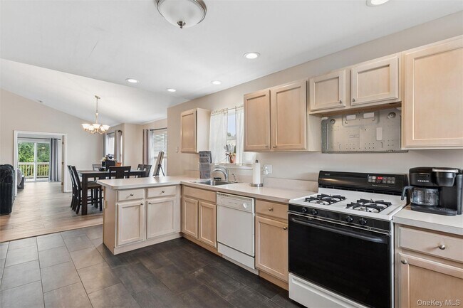 Building Photo - 3002 Willow Pond Dr