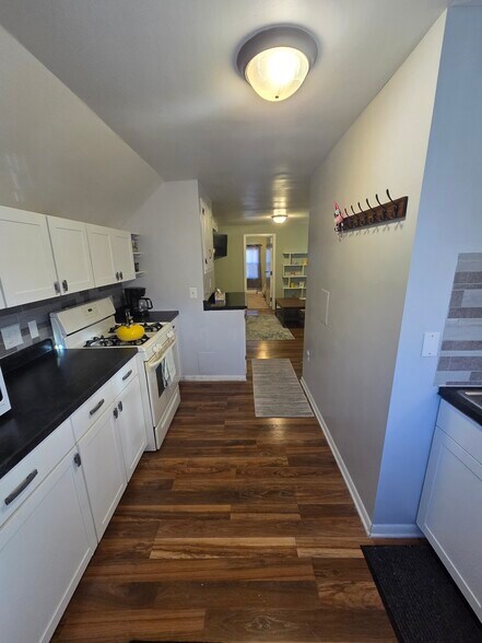 Building Photo - 335 Shakopee Ave E