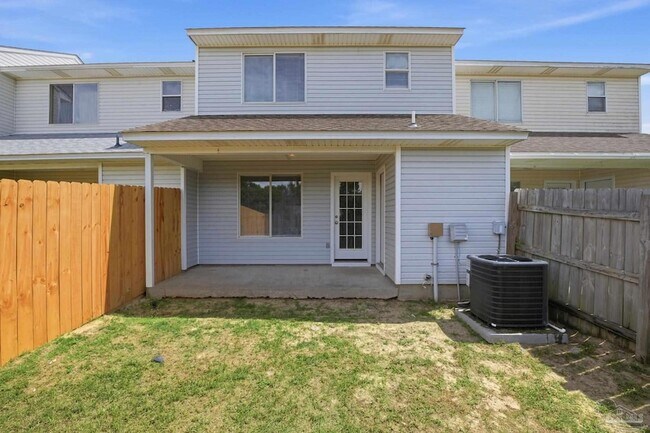 Building Photo - 3212 Fernwood Dr