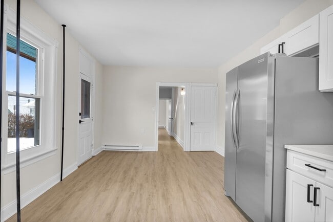 Building Photo - 109 N Sixth St