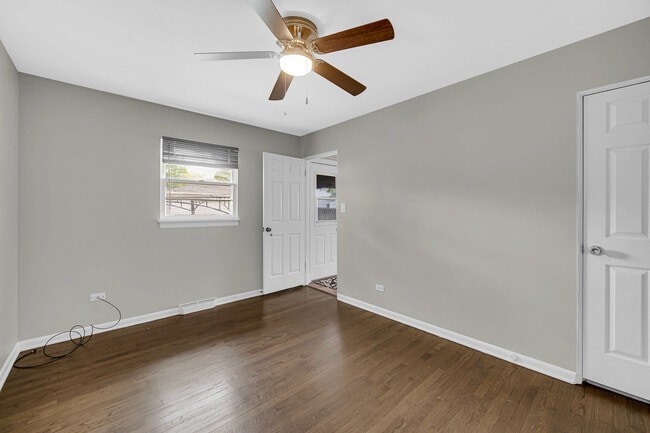 Building Photo - 1107 Campbell Ave