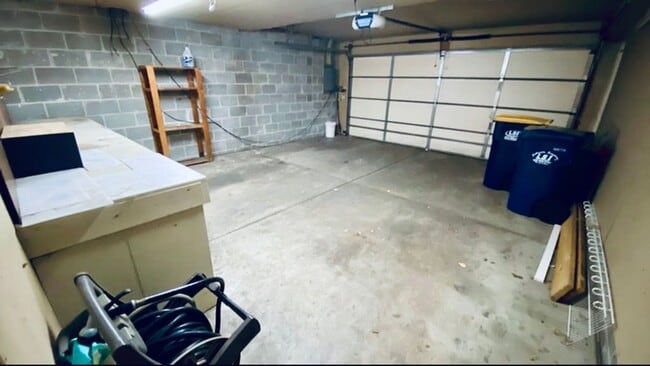 Building Photo - Spacious 2-Bedroom, 2.5 Bathroom, Tri-Level Townhome & Private Deck in Apple Valley!